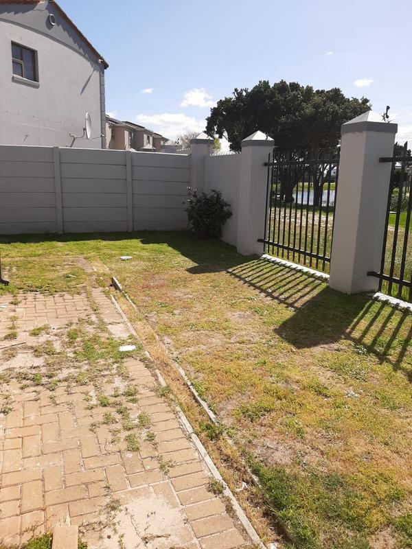 To Let 3 Bedroom Property for Rent in Parklands Western Cape